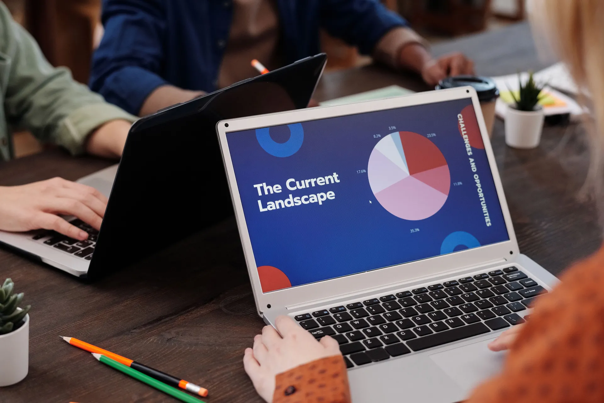 Continuous Optimisation icon illustrating YouTube Ads by Arobit Digital